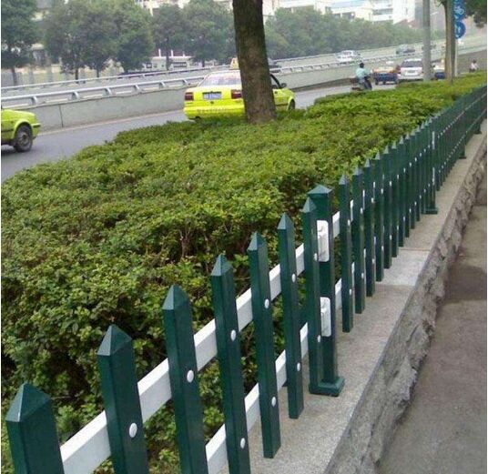 PVC草坪護(hù)欄